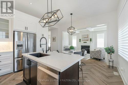 2 Capstan Court, Whitby, ON - Indoor Photo Showing Kitchen With Upgraded Kitchen