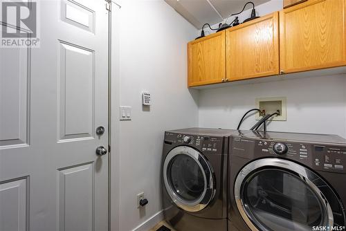 1027 Pezer Crescent, Saskatoon, SK - Indoor Photo Showing Laundry Room