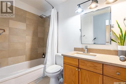 1027 Pezer Crescent, Saskatoon, SK - Indoor Photo Showing Bathroom