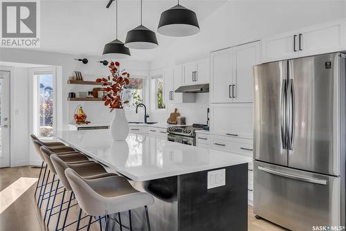 1027 Pezer Crescent, Saskatoon, SK - Indoor Photo Showing Kitchen With Upgraded Kitchen