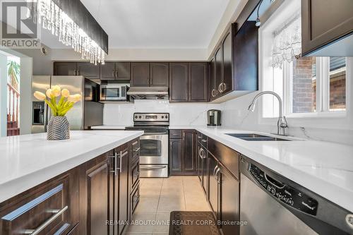 12 Zecca Drive, Guelph, ON - Indoor Photo Showing Kitchen With Double Sink With Upgraded Kitchen