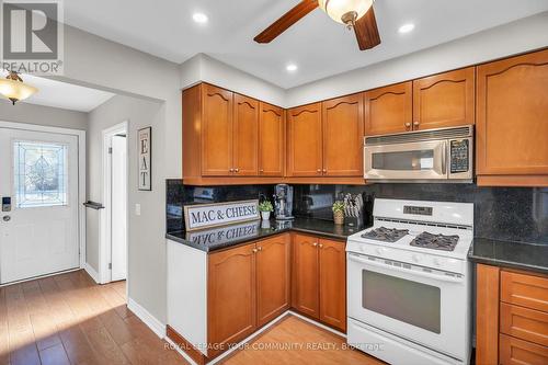 33 Sunnidale Boulevard, Georgina, ON - Indoor Photo Showing Kitchen