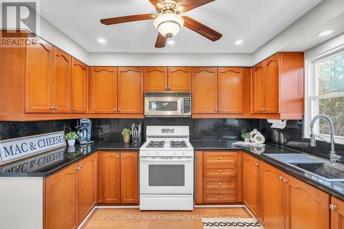 33 Sunnidale Boulevard, Georgina, ON - Indoor Photo Showing Kitchen