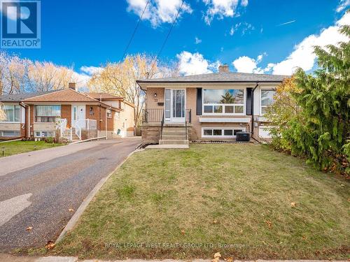 33 Syracuse Crescent, Toronto, ON - Outdoor With Deck Patio Veranda With Facade