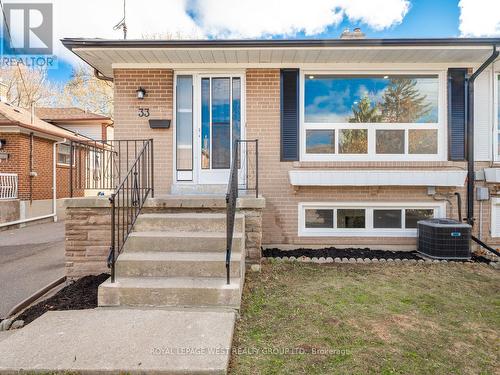 33 Syracuse Crescent, Toronto, ON - Outdoor