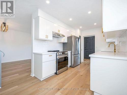 33 Syracuse Crescent, Toronto, ON - Indoor Photo Showing Kitchen With Stainless Steel Kitchen With Upgraded Kitchen