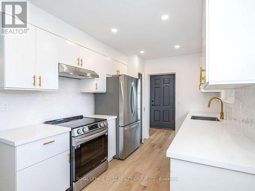 33 Syracuse Crescent, Toronto, ON - Indoor Photo Showing Kitchen With Stainless Steel Kitchen With Upgraded Kitchen