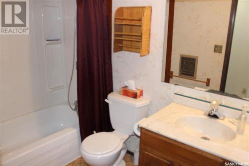 Ernst Acreage, Lomond Rm No. 37, SK - Indoor Photo Showing Bathroom