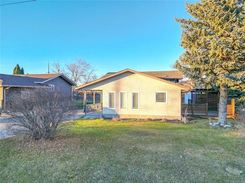 1003 Patricia Avenue, Brandon, MB - Outdoor