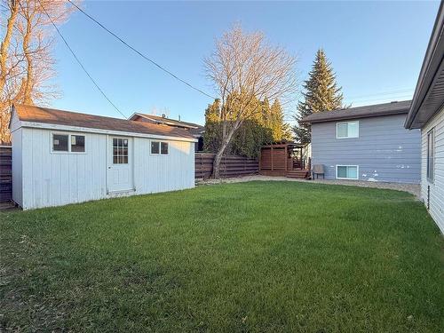 1003 Patricia Avenue, Brandon, MB - Outdoor