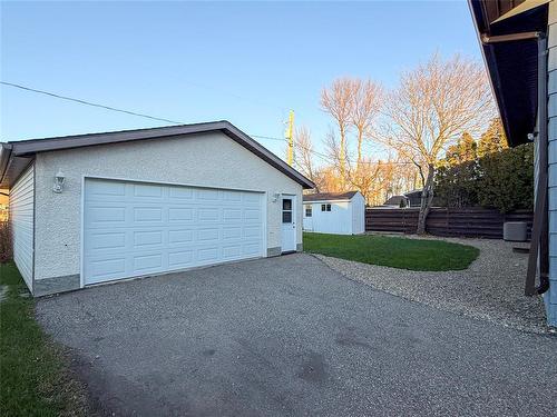 1003 Patricia Avenue, Brandon, MB - Outdoor