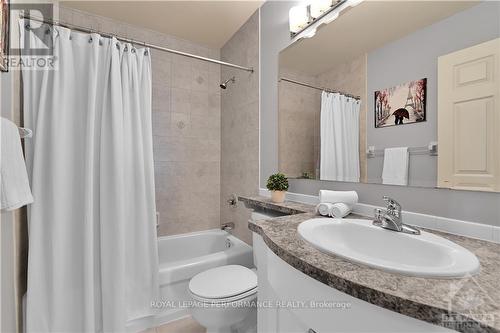 1002 - 38 Metropole, Ottawa, ON - Indoor Photo Showing Bathroom