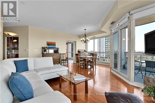 1002 - 38 Metropole, Ottawa, ON - Indoor Photo Showing Living Room