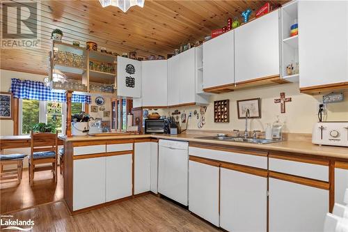 2 Earl'S Court, Mcdougall, ON - Indoor Photo Showing Kitchen With Double Sink