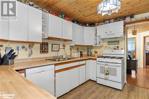 2 Earl'S Court, Mcdougall, ON - Indoor Photo Showing Kitchen With Double Sink