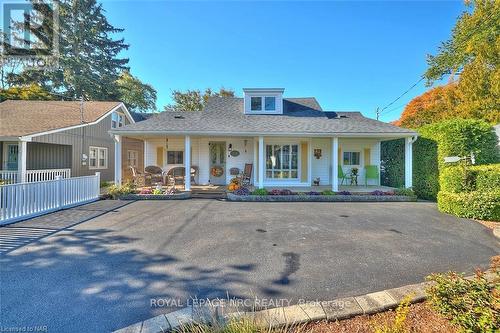 13 Graham Avenue, St. Catharines (438 - Port Dalhousie), ON - Outdoor With Deck Patio Veranda With Facade