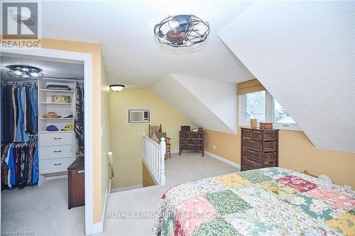 13 Graham Avenue, St. Catharines (438 - Port Dalhousie), ON - Indoor Photo Showing Bedroom