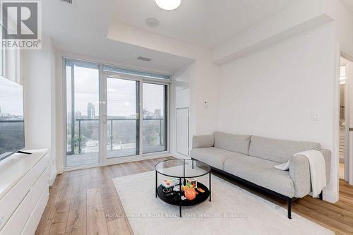 1103 - 500 Brock Avenue, Burlington, ON - Indoor Photo Showing Living Room