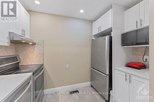 6397 Natalie Way, Ottawa, ON - Indoor Photo Showing Kitchen