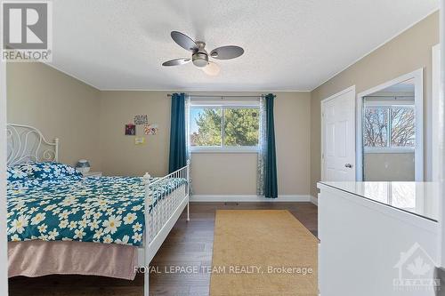 6397 Natalie Way, Ottawa, ON - Indoor Photo Showing Bedroom