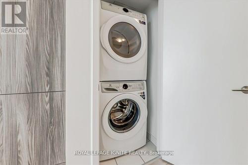 2101 - 2033 Kennedy Road, Toronto, ON - Indoor Photo Showing Laundry Room