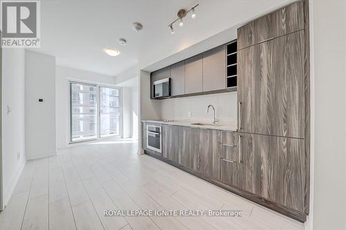 2101 - 2033 Kennedy Road, Toronto, ON - Indoor Photo Showing Kitchen