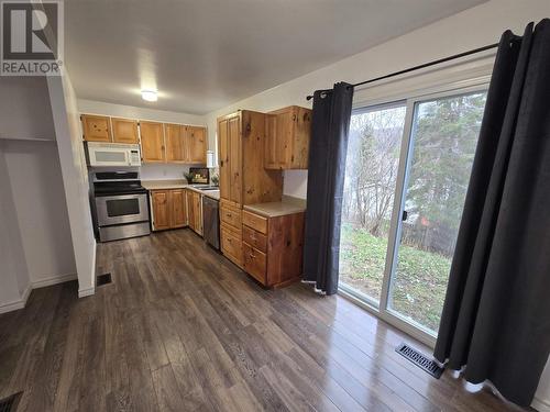 15 Hergott Ave, Elliot Lake, ON - Indoor Photo Showing Kitchen