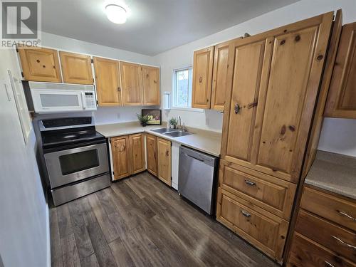 15 Hergott Ave, Elliot Lake, ON - Indoor Photo Showing Kitchen With Double Sink