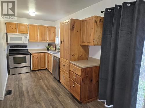 15 Hergott Ave, Elliot Lake, ON - Indoor Photo Showing Kitchen With Double Sink