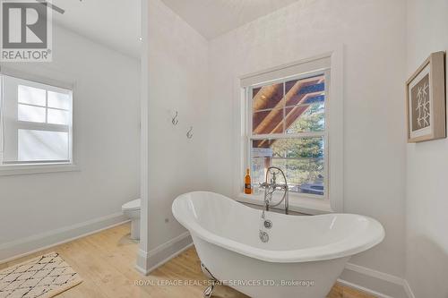 395 Eastdale Drive, Wasaga Beach, ON - Indoor Photo Showing Bathroom