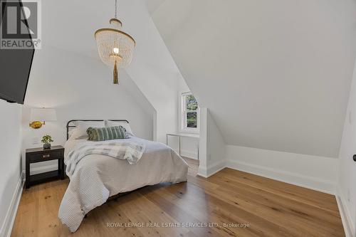 395 Eastdale Drive, Wasaga Beach, ON - Indoor Photo Showing Bedroom