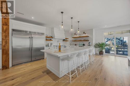 395 Eastdale Drive, Wasaga Beach, ON - Indoor Photo Showing Kitchen With Upgraded Kitchen