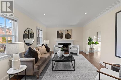 3 Burnham Road, Toronto, ON - Indoor Photo Showing Living Room