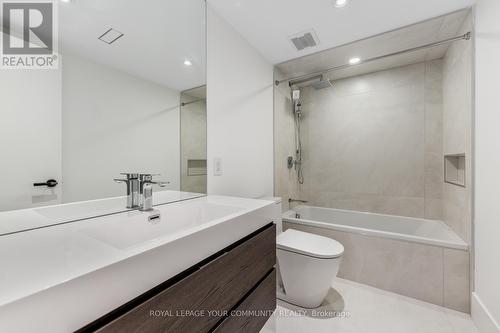 37 Kimbark Boulevard, Toronto, ON - Indoor Photo Showing Bathroom