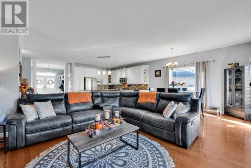 49 Spicer Street, Port Hope, ON - Indoor Photo Showing Living Room