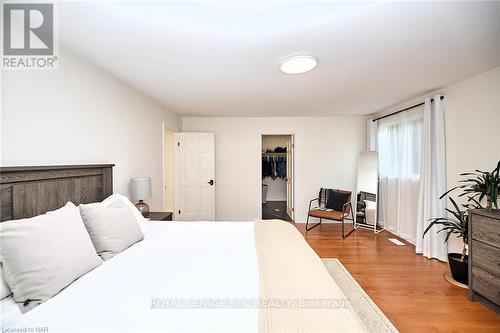 33 Berkwood Place, Pelham, ON - Indoor Photo Showing Bedroom