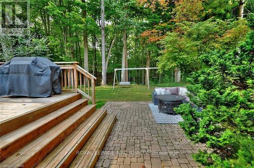 33 Berkwood Place, Pelham, ON - Outdoor With Deck Patio Veranda