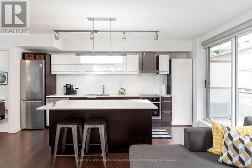 702 - 205 Frederick Street, Toronto, ON - Indoor Photo Showing Kitchen With Upgraded Kitchen