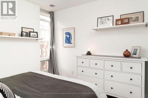 702 - 205 Frederick Street, Toronto, ON - Indoor Photo Showing Bedroom