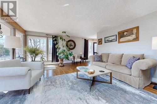 5489 10Th Line, Erin, ON - Indoor Photo Showing Living Room