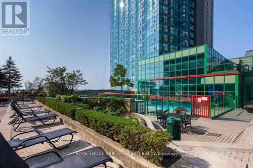 809 - 77 Harbour Square W, Toronto, ON - Outdoor