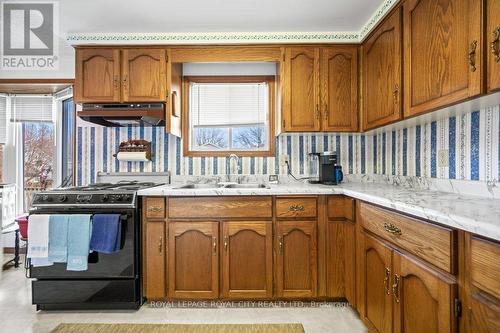 6 Hollyberry Place, Guelph, ON - Indoor Photo Showing Kitchen With Double Sink