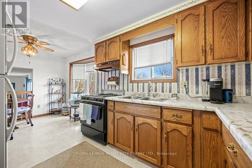 6 Hollyberry Place, Guelph, ON - Indoor Photo Showing Kitchen With Double Sink