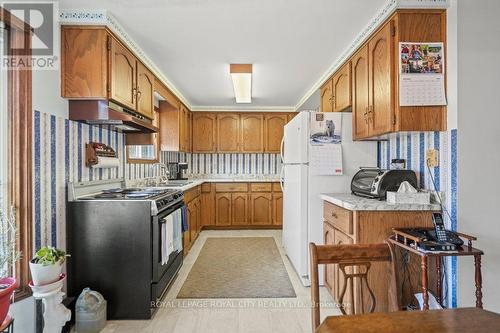 6 Hollyberry Place, Guelph, ON - Indoor Photo Showing Kitchen