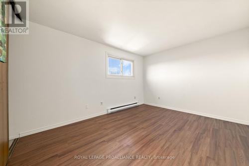 52 A Cascade Boulevard, Belleville, ON - Indoor Photo Showing Other Room