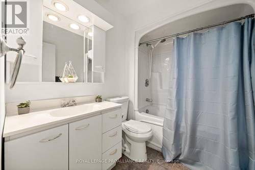 52 A Cascade Boulevard, Belleville, ON - Indoor Photo Showing Bathroom