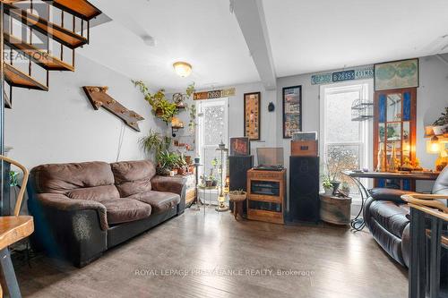 65 John Street, Quinte West, ON - Indoor Photo Showing Living Room