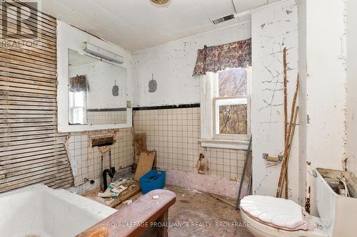 1845 County Road 32, Gananoque (821 - Gananoque), ON - Indoor Photo Showing Bathroom