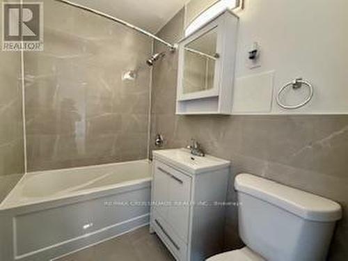 208 - 363 Lakeshore Road E, Mississauga, ON - Indoor Photo Showing Bathroom