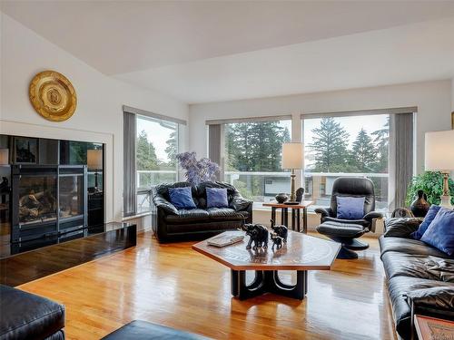 4666 Boulderwood Dr, Saanich, BC 